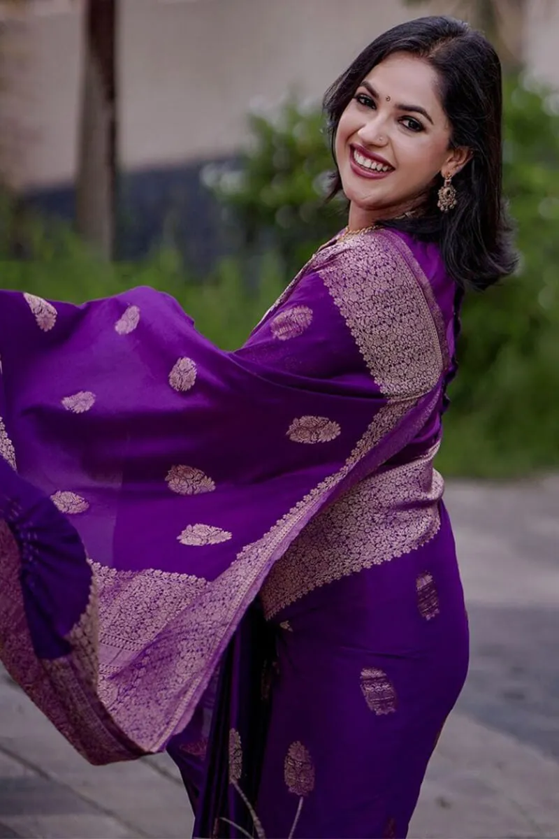 Amazing Purple Soft Silk Saree With Surpassing Blouse Piece