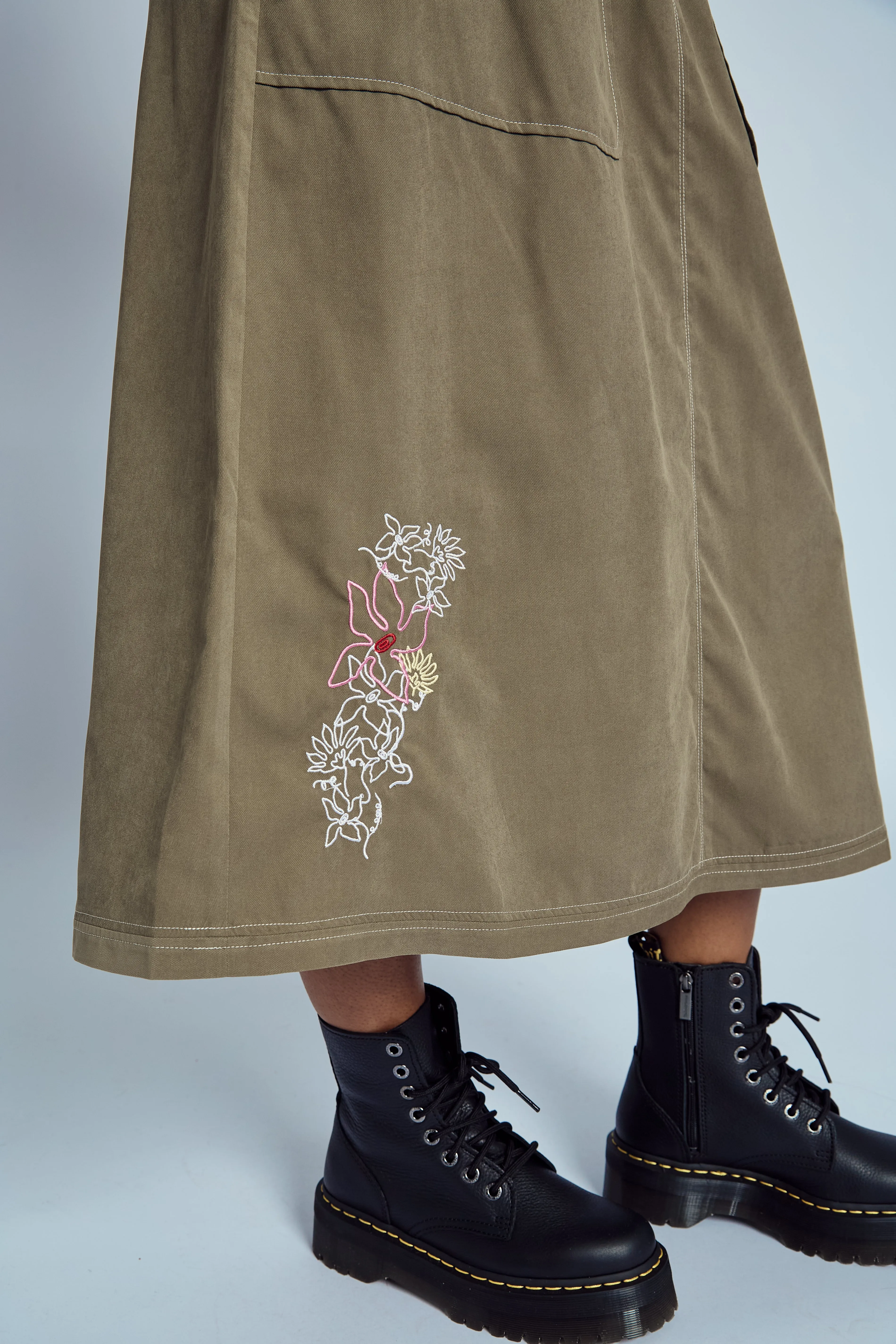 EVELYN EMBROIDERED MIDI SKIRT