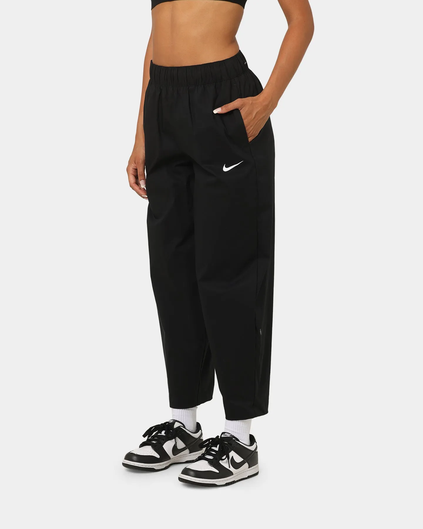 Nike Women's Sportswear Essential High-Rise Woven Pants Black/White