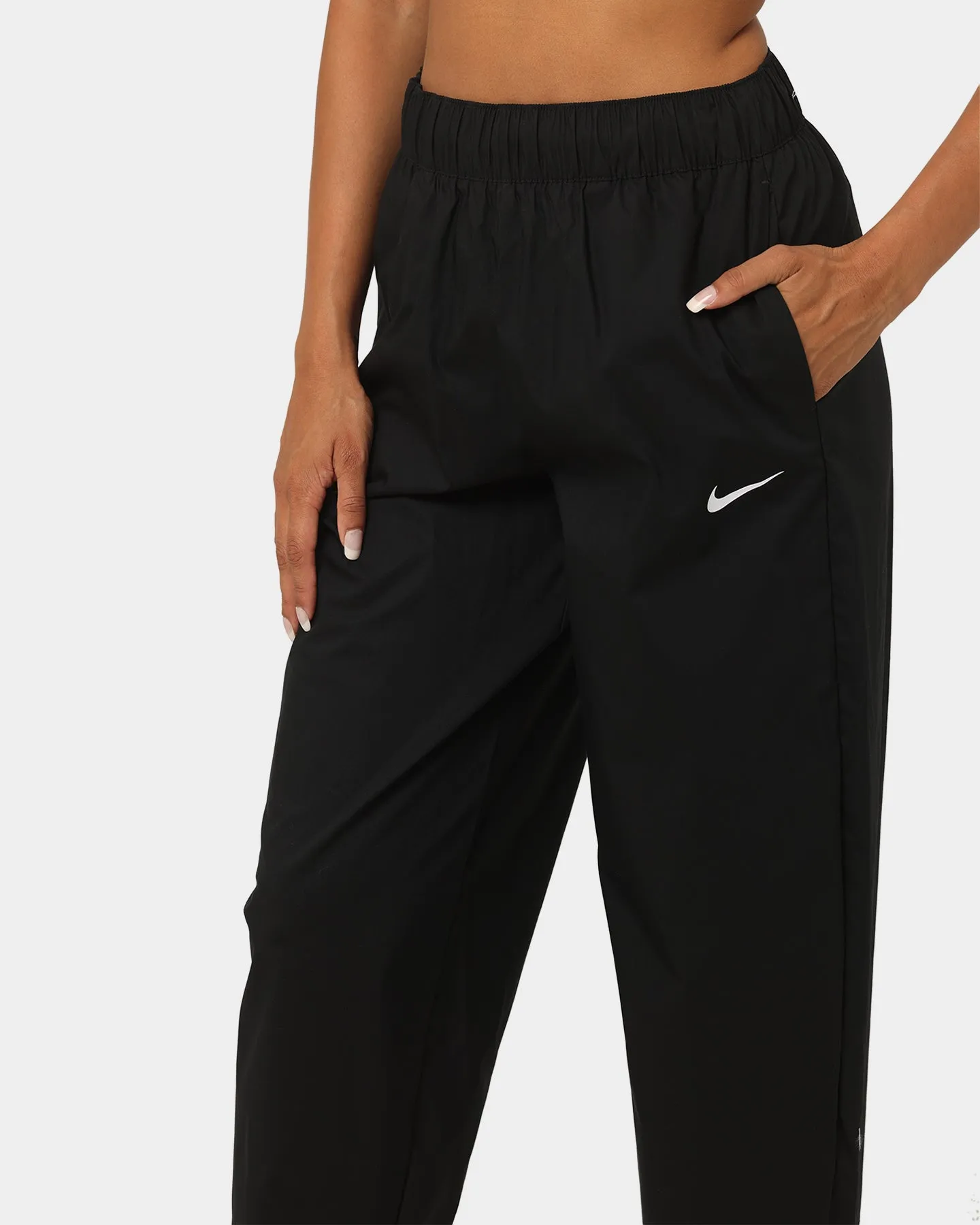 Nike Women's Sportswear Essential High-Rise Woven Pants Black/White