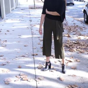 NIKI KHAKI PLEATED CULOTTES PANTS